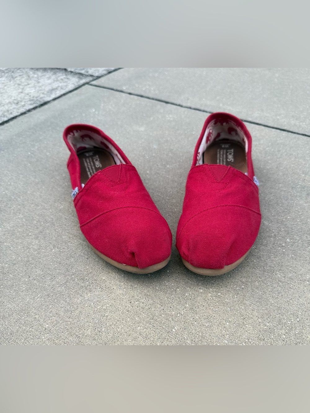 Toms Red Canvas Slip On Shoes 8 Y2K Retro Comfort Lightweight Bold Statement
